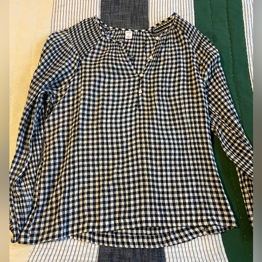 Small old navy blouse